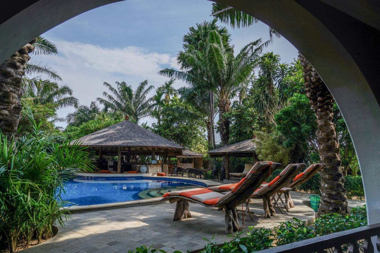 Coconut Lodge Resort Джепара Экстерьер фото